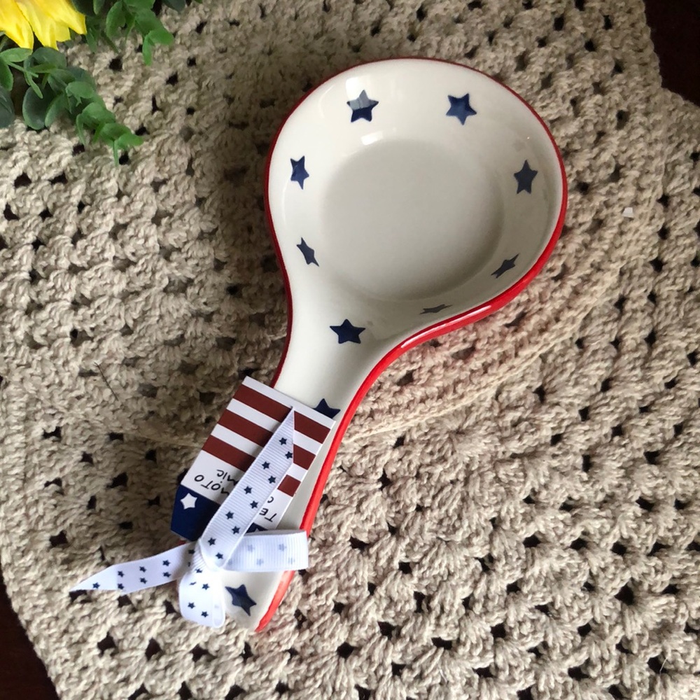 Terramoto Ceramic Star-Pattern Patriotic Spoon Rest in Red, White & Blue